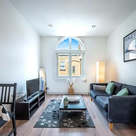 One-Bed Flat, Kensington, Bank Payment To The Host Within 24H From The Reservation Διαμέρισμα Λονδίνο Εξωτερικό φωτογραφία
